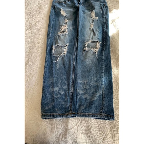 Altar'd State Distressed Jeans Size 28 - Picture 3 of 6